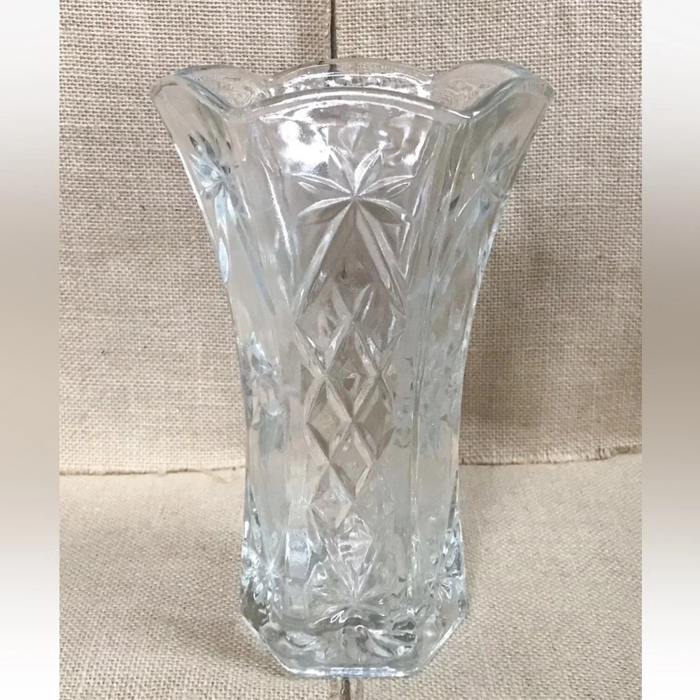 Vintage Clear Starburst Pressed Glass Vase Ruffled Rim Heavyweight Fairy Core - Picture 2 of 5